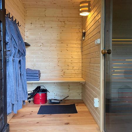 Romantisches Studio Am Waldesrand Mit Gartensauna Schwarz エクステリア 写真