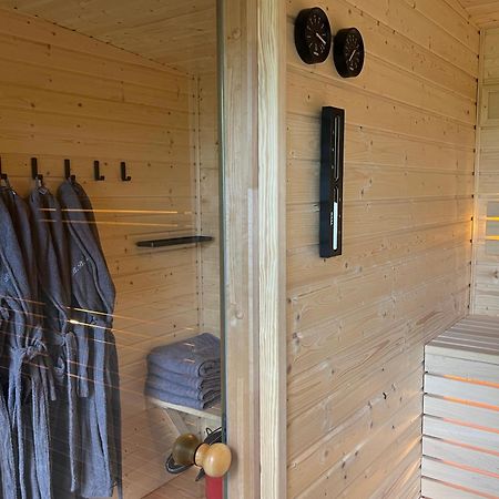 Romantisches Studio Am Waldesrand Mit Gartensauna Schwarz エクステリア 写真
