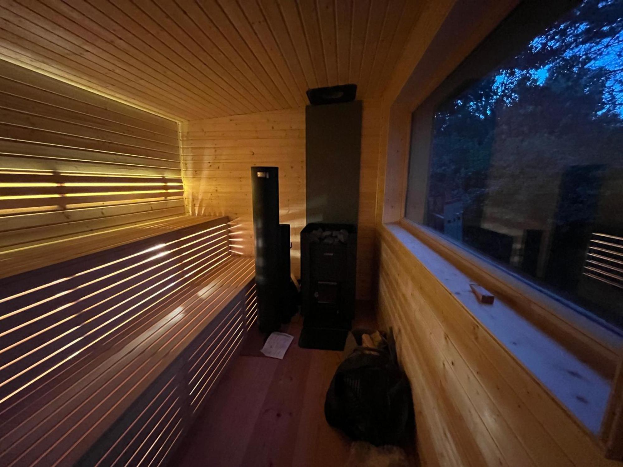 Romantisches Studio Am Waldesrand Mit Gartensauna Schwarz エクステリア 写真