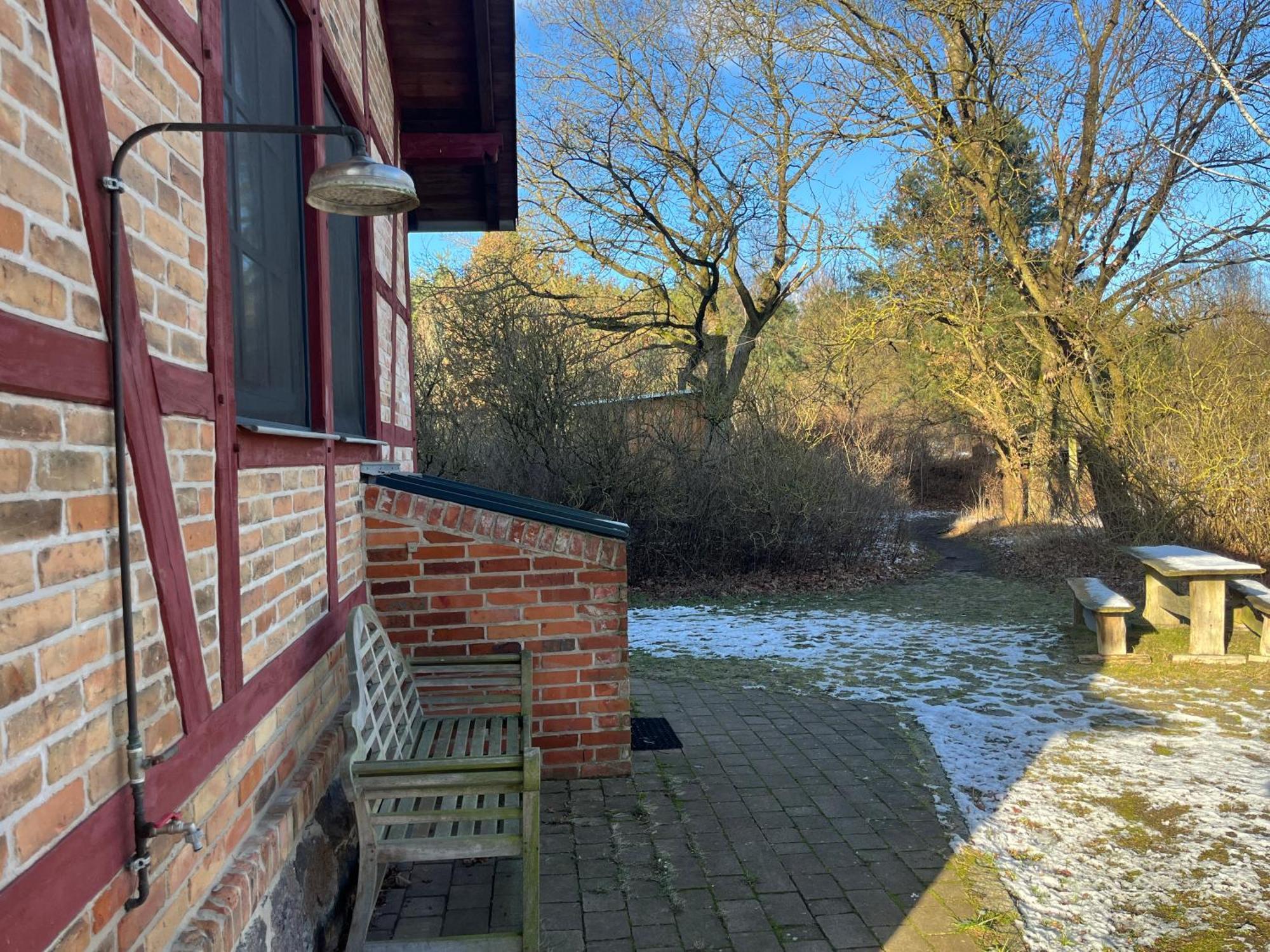 Romantisches Studio Am Waldesrand Mit Gartensauna Schwarz エクステリア 写真